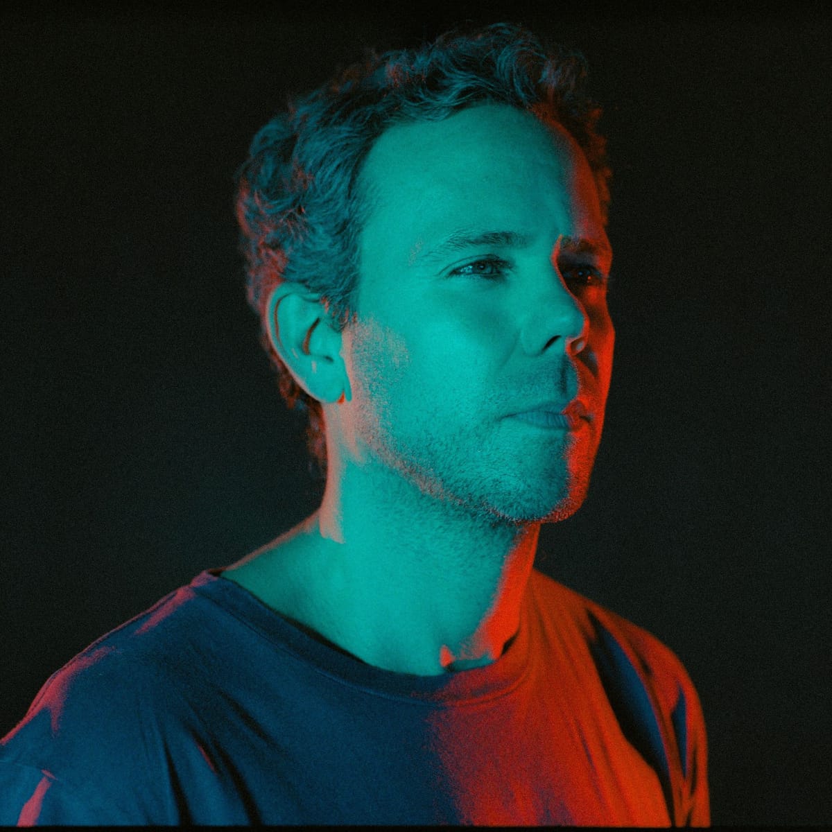 M83: «Quella con l’IA è una battaglia persa, ma la musica vera continuerà a lottare»
